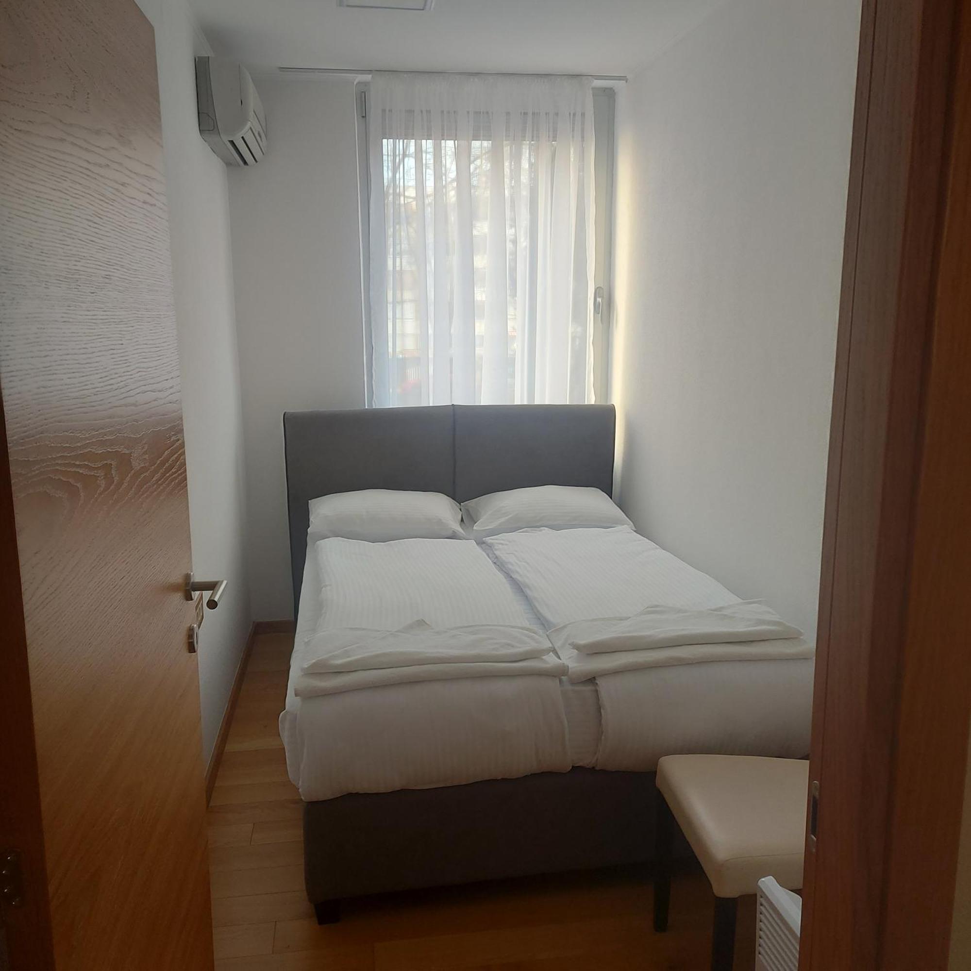 Apartman Centar Bulevar Ex Sa Garazom Banja Luka Exterior foto